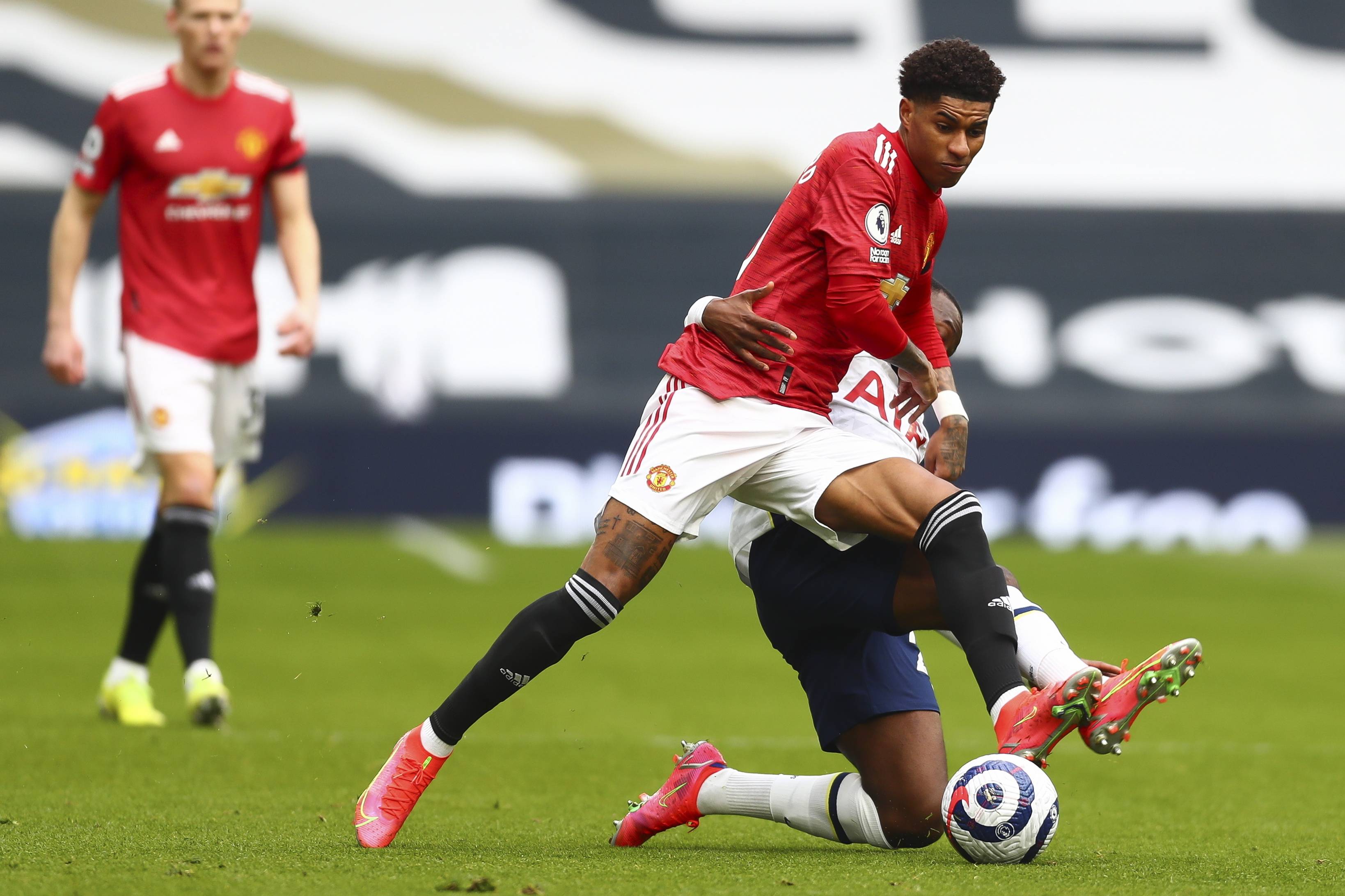 自己依然是 自己依然是